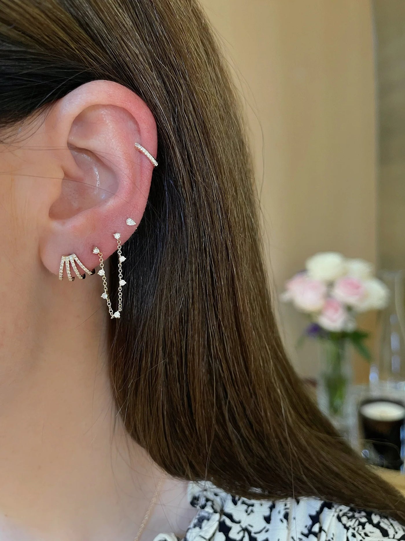 Single Diamond Cartilage Ear Cuff (No Piercing)