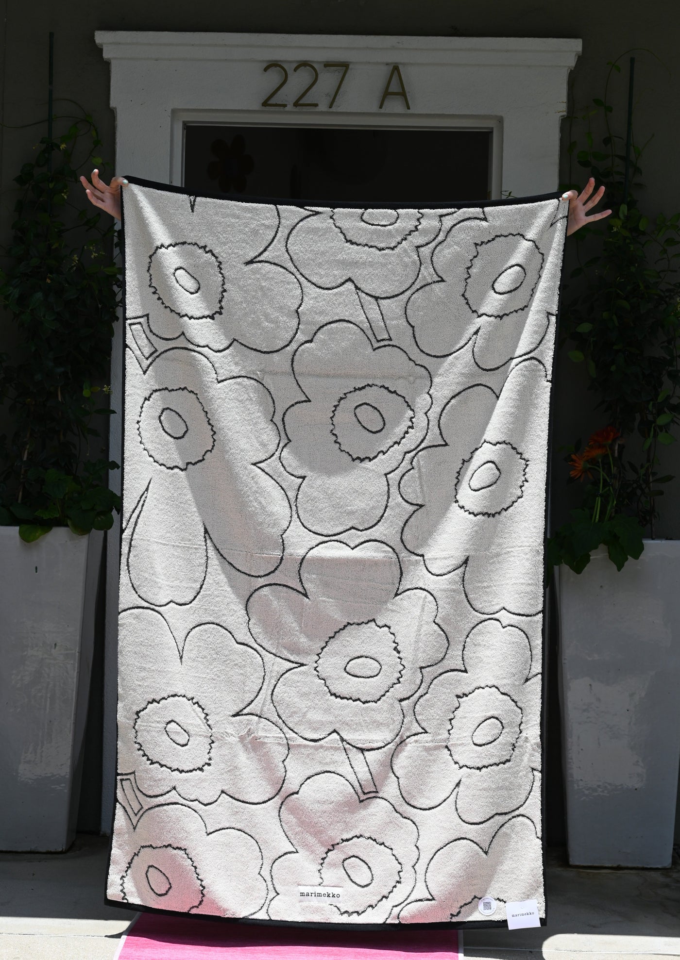 Piirto Unikko Bath Towel/Ivory & Black