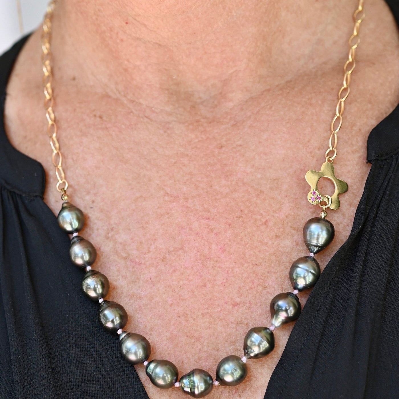 Gray Pearl and Gold Oval Chain Necklace