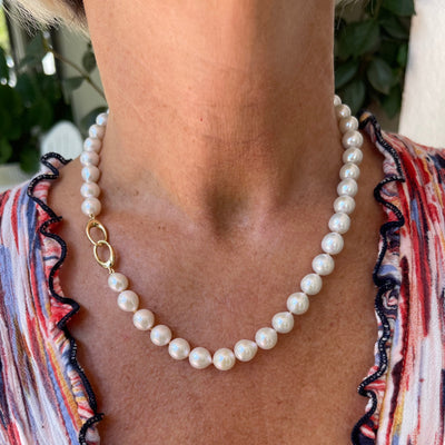 Pearl Necklace with Gold Clasp