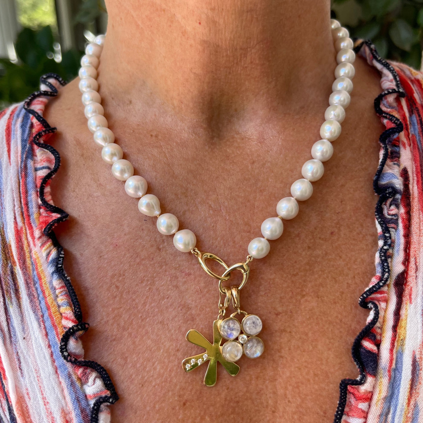 Pearl Necklace with Gold Clasp