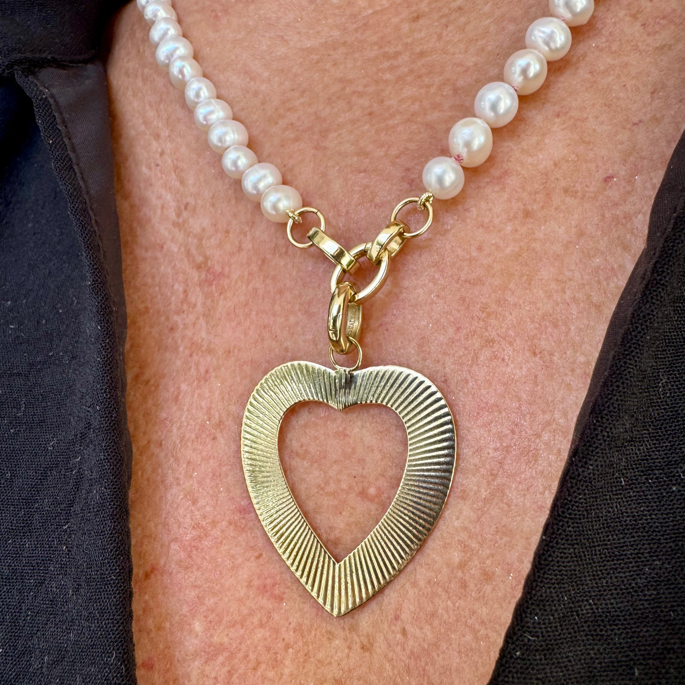 Fluted Outline Heart Charm