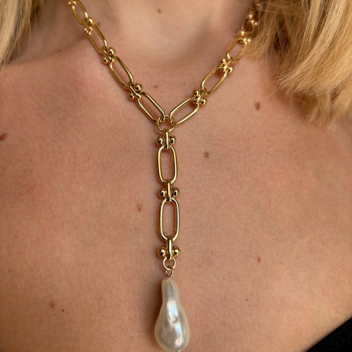 Chloe Maxi Pearl Lariat Necklace