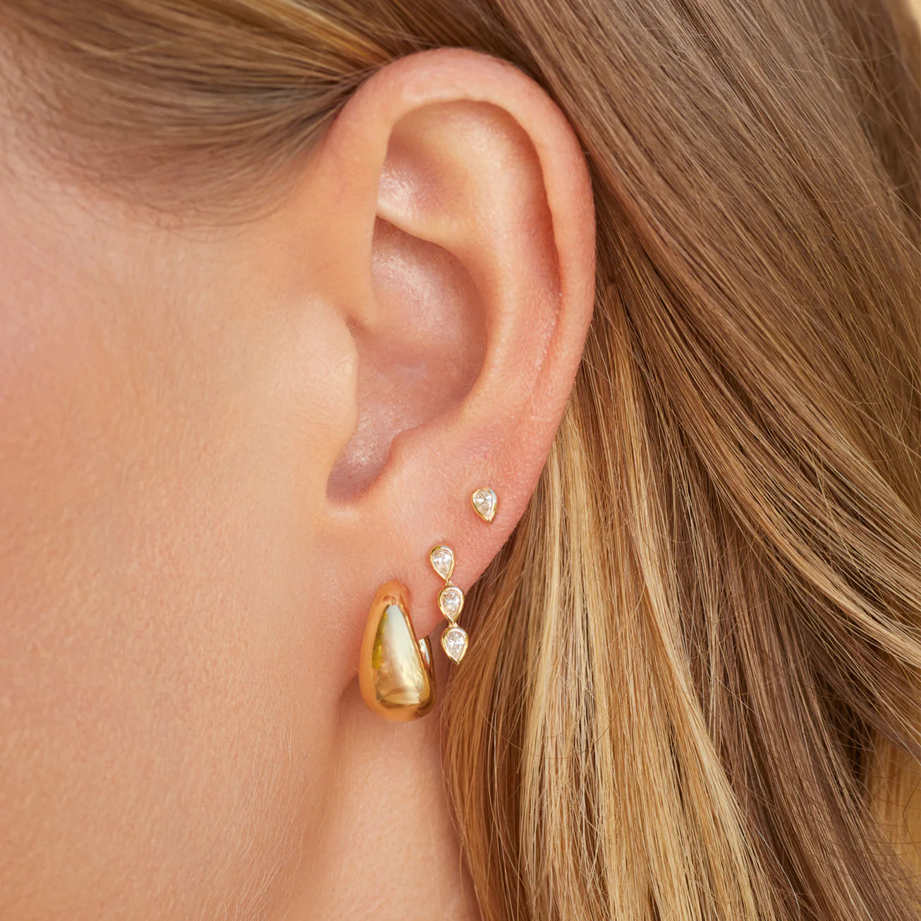 Gold Jumbo Dome Huggie Earrings/15mm