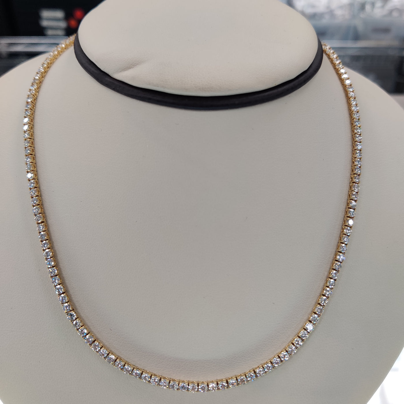 Tennis Necklace / 10 ctw